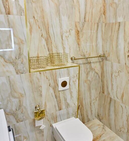 استودیوی استاندارد, Apartamente By R S 3