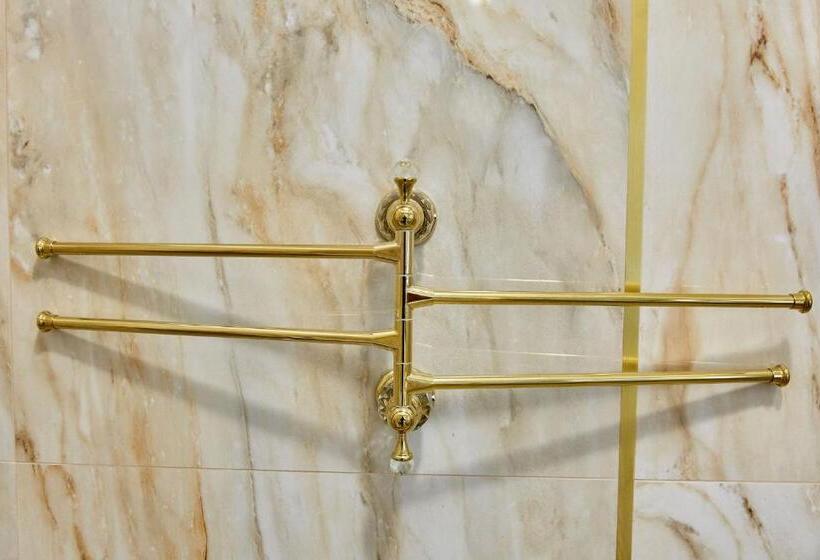 استودیوی استاندارد, Apartamente By R S 3