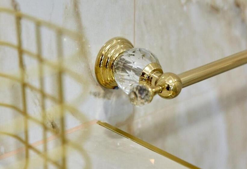 استودیوی استاندارد, Apartamente By R S 3