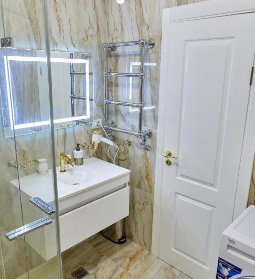 استودیوی استاندارد, Apartamente By R S 3