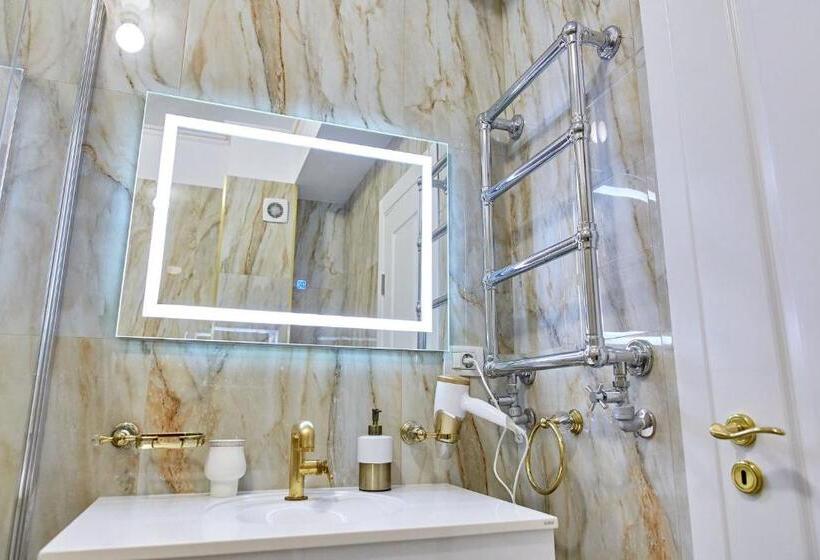 استودیوی استاندارد, Apartamente By R S 3