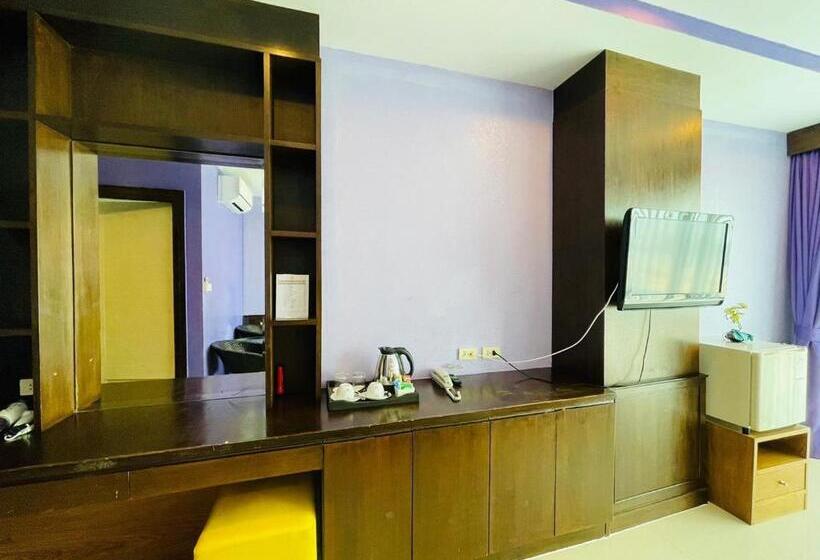 デラックスルーム, The Sand Beach Pattaya