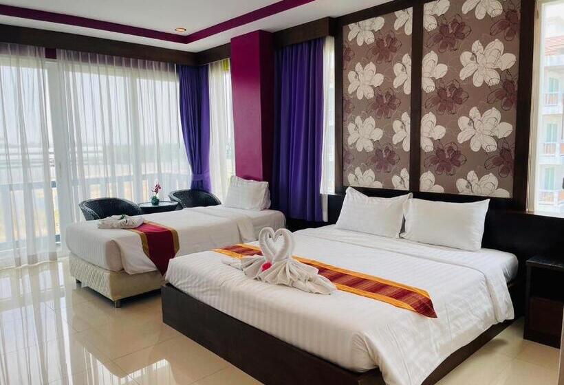 Номер Deluxe Вид на Море, The Sand Beach Pattaya