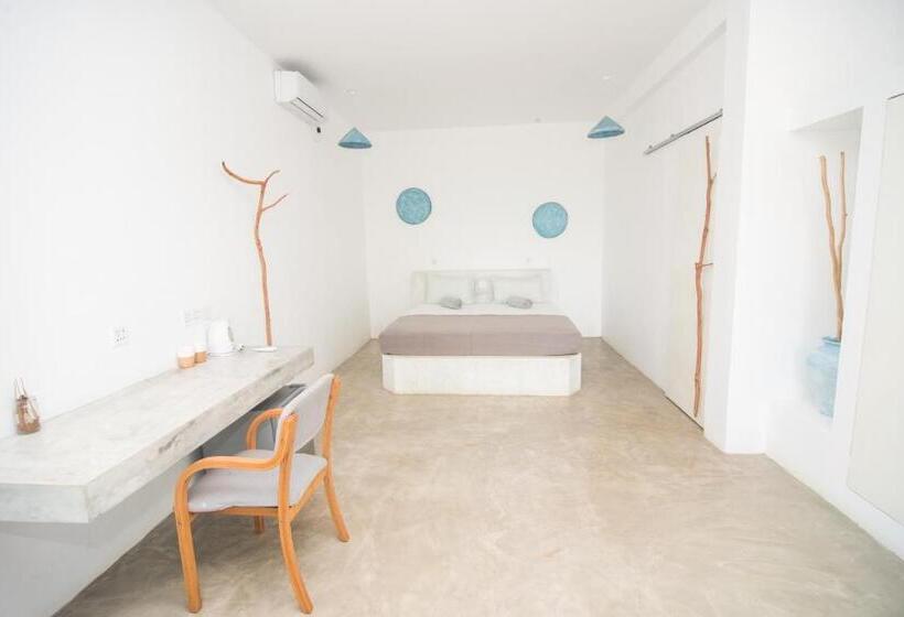 غرفة قياسية مزوَّدة بشُرفة, Nava B&b