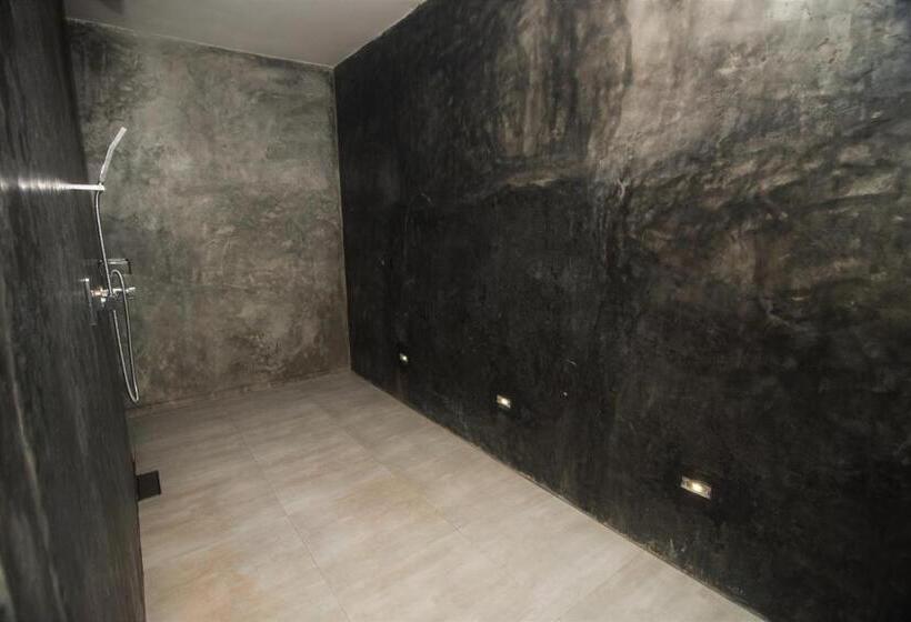 غرفة قياسية مزوَّدة بشُرفة, Nava B&b