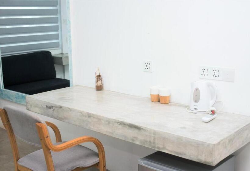 اتاق استاندارد با بالکن, Nava B&b