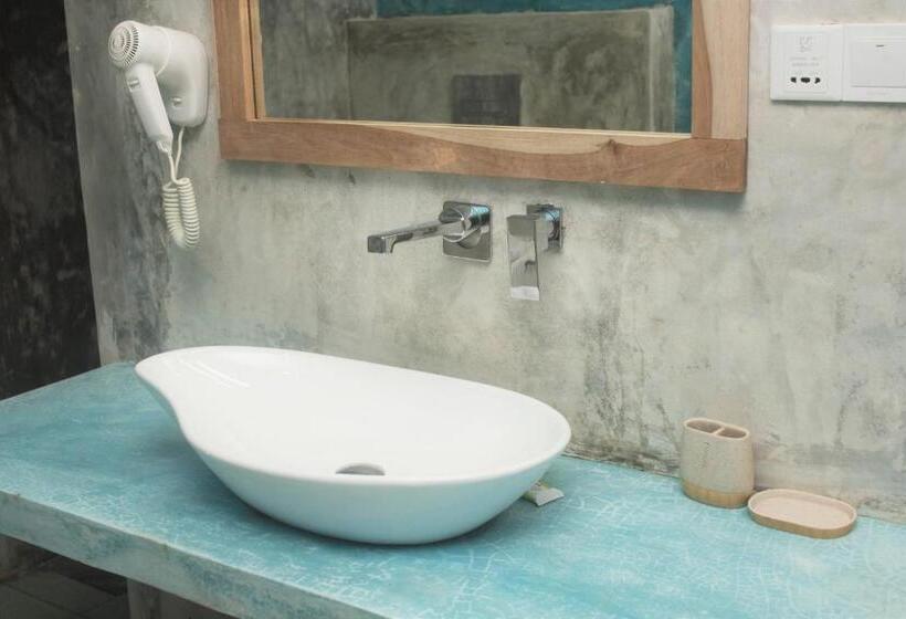 غرفة قياسية مزوَّدة بشُرفة, Nava B&b