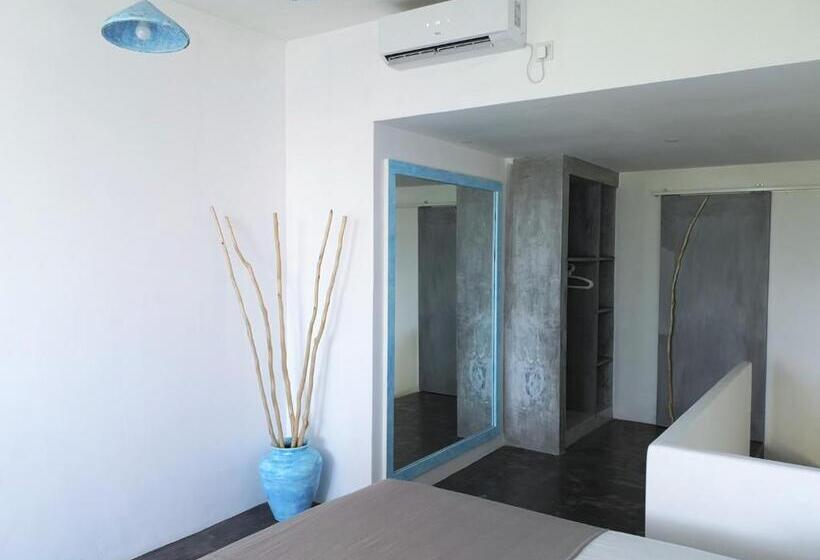 سوییت دوبلکس, Nava B&b