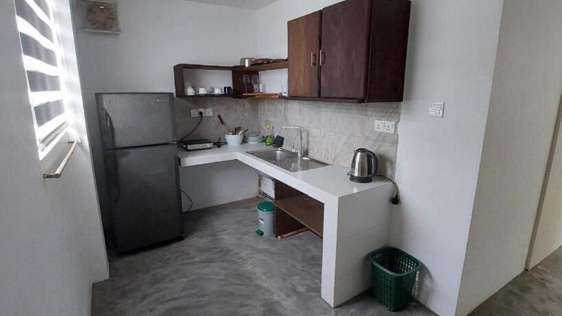 شقة غرفة واحدة, Nava B&b