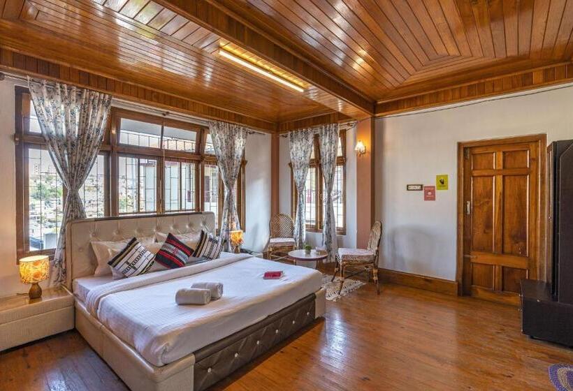 디럭스 룸, Zostel Shillong