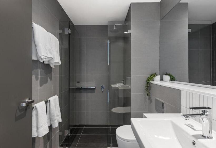 استودیوی استاندارد, Quest Geelong Central