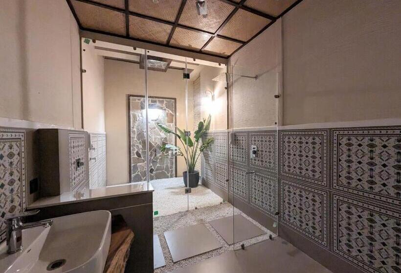 디럭스 룸 킹사이즈 침대, Cape House