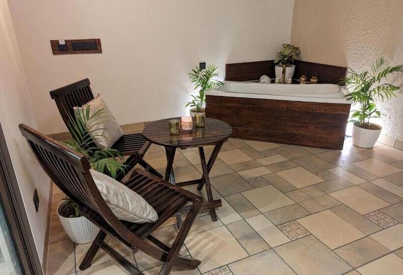 디럭스 룸 킹사이즈 침대, Cape House