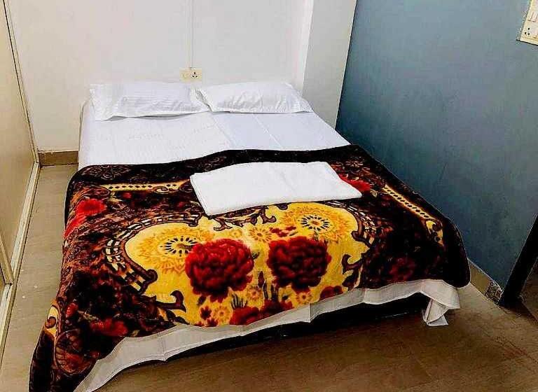 トリプルクラシックルーム, O Dev Hotel Mansarovar