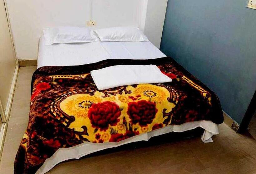 トリプルクラシックルーム, O Dev Hotel Mansarovar