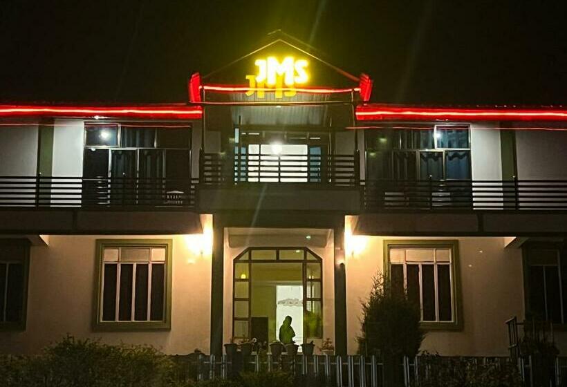 חדר דלוקס, Jms Resort