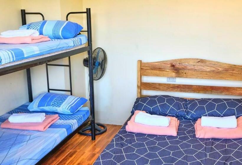 Четырехместный Номер Стандарт с Балконом, Zukiya Residences Baguio