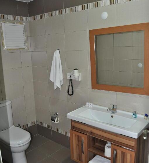 غرفة قياسية ثلاثية مزودة بشرفة, Park Otel