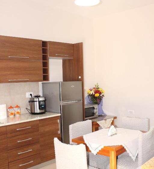 آپارتمان 1 خوابه با بالکن, Leva S Apartments