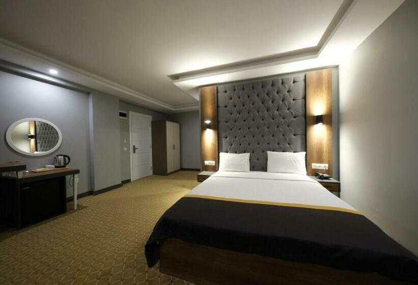 غرفة ديلوكس, Eniza