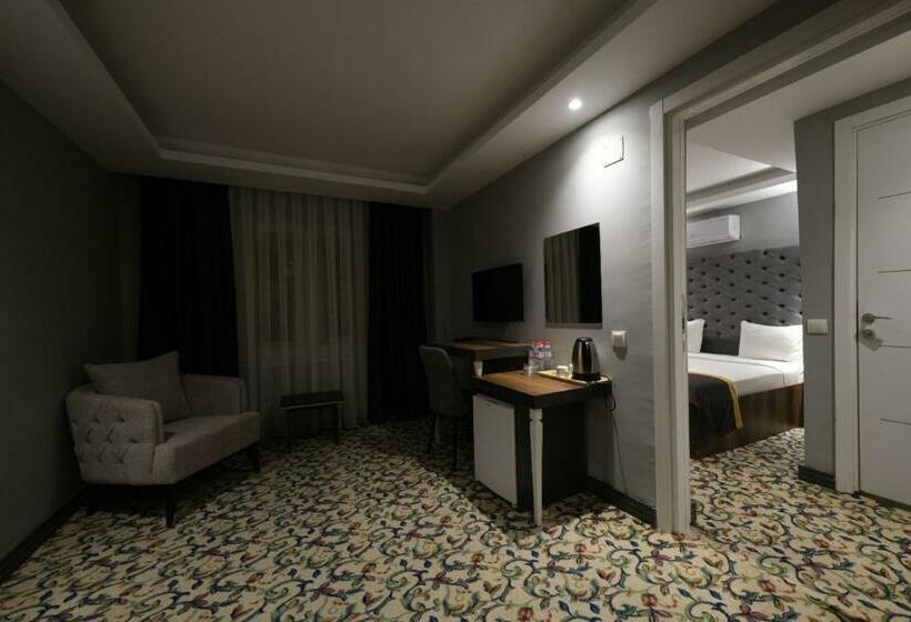 غرفة ديلوكس, Eniza