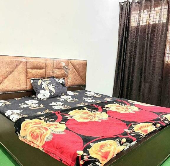 חדר קלאסי לשלושה, Spot On 81041 Hotel Royal Palace