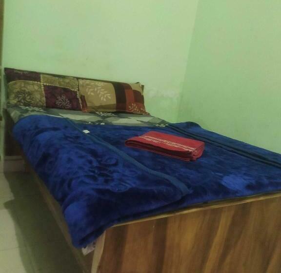 Трехместный Номер Классика, Spot On 81041 Hotel Royal Palace