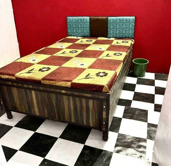 غرفة كلاسيكية ثلاثية, Spot On 81041 Hotel Royal Palace