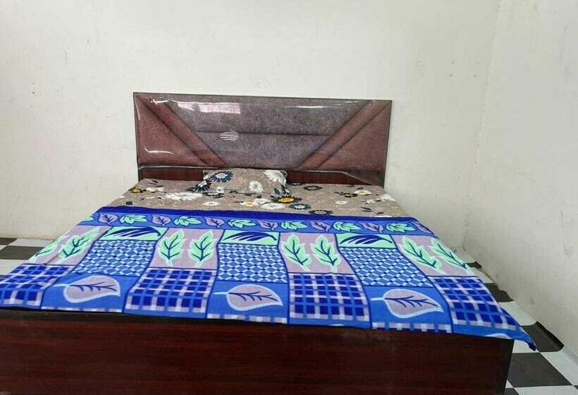 חדר קלאסי לשלושה, Spot On 81041 Hotel Royal Palace