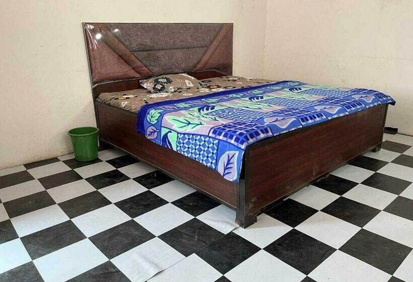 חדר קלאסי לשלושה, Spot On 81041 Hotel Royal Palace