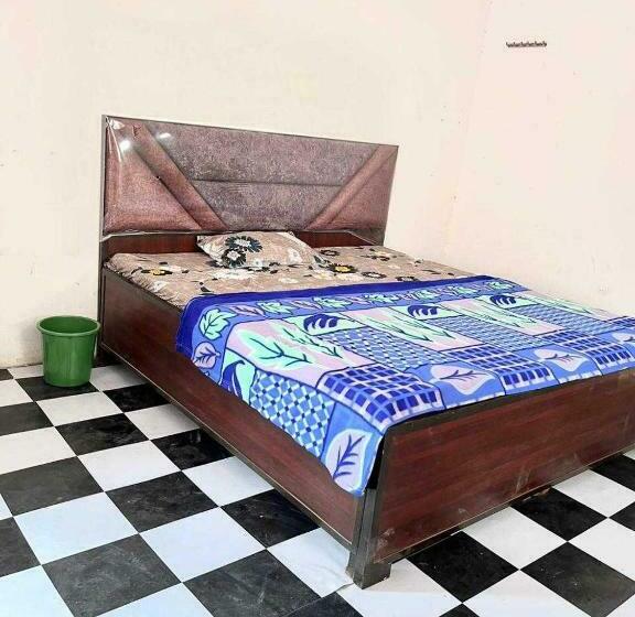 חדר קלאסי לשלושה, Spot On 81041 Hotel Royal Palace