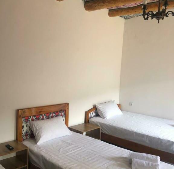 غرفة قياسية ثلاثية, Dolon B&b