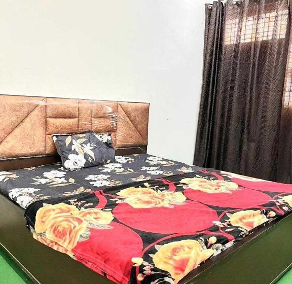 חדר קלאסי לשלושה, Spot On 81041 Hotel Royal Palace