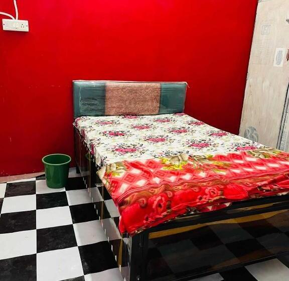 חדר קלאסי לשלושה, Spot On 81041 Hotel Royal Palace