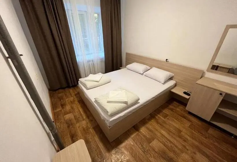 Economy-huone, Fox Hostel Kyiv