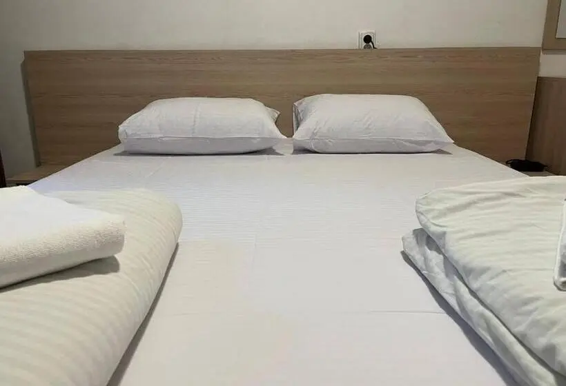 Economy-huone, Fox Hostel Kyiv