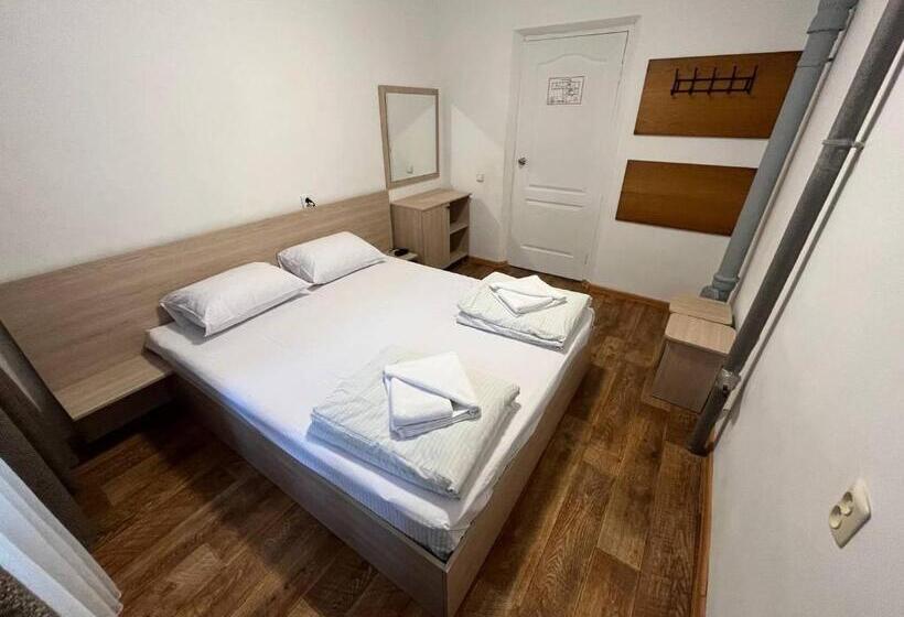 اتاق اکونومی, Fox Hostel Kyiv