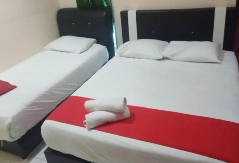 Pokój Deluxe Trzyosobowy, Iskandar Perak