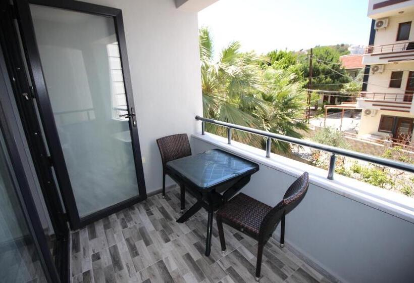 غرفة قياسية مزوَّدة بشُرفة, Piri Reis Butik