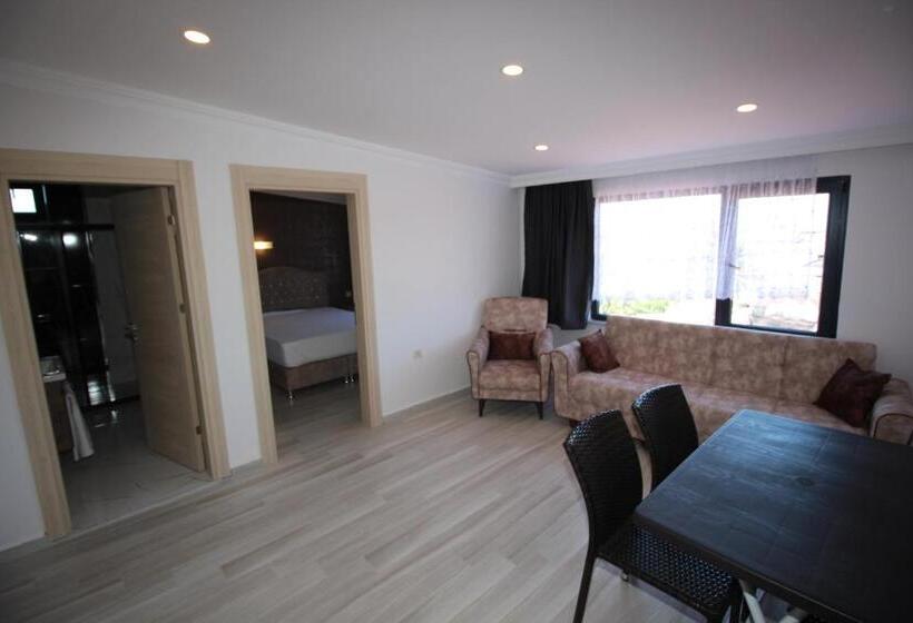 جناح مزوَّد بشرفة, Piri Reis Butik