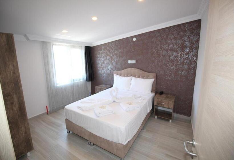 جناح مزوَّد بشرفة, Piri Reis Butik