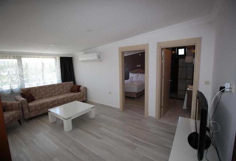 جناح مزود بتراس, Piri Reis Butik