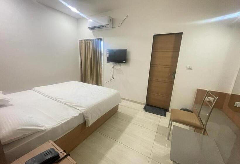 חדר דלוקס, Sparsh Inn