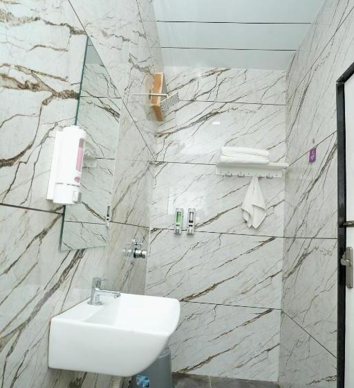 חדר דלוקס, Sparsh Inn