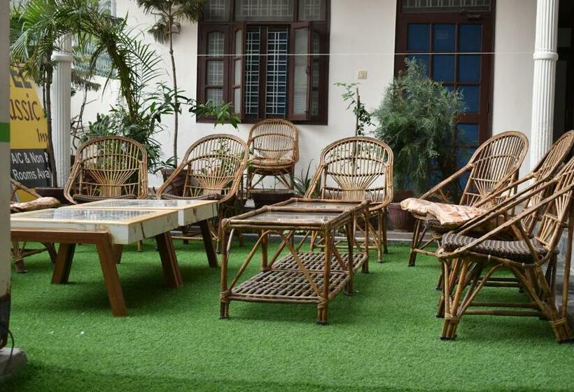 Номер Deluxe, Classic Inn By Meera Hotels , Rishikesh