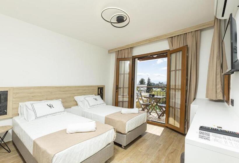 اتاق لوکس با بالکن, Bodrum Vera