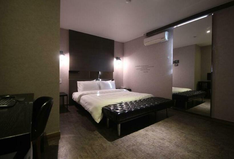 غرفة قياسية, Paradise