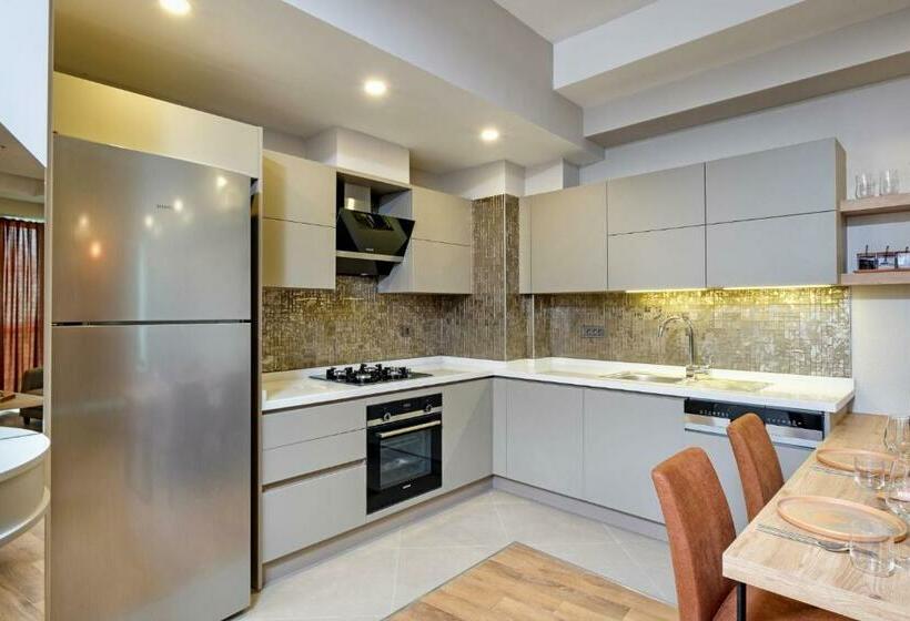 سوییت با چشم‌انداز باغ, Sirius Town Residence And Spa