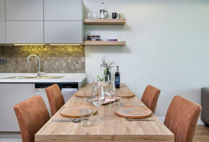 سوییت با چشم‌انداز باغ, Sirius Town Residence And Spa