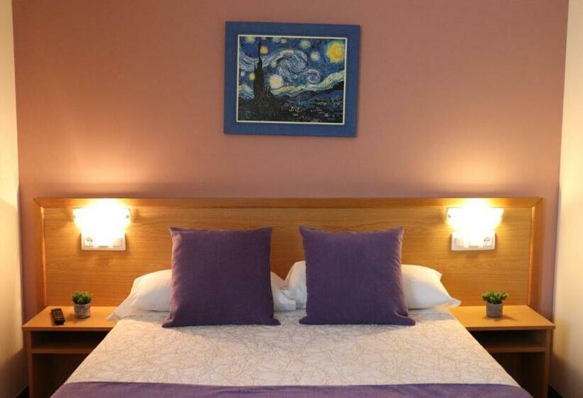 スタンダードルーム, Pensión Rúa